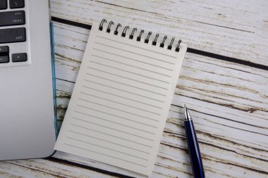 Kalem, defter, sikke ve kahve. İş genel kavram. Kopya alanı