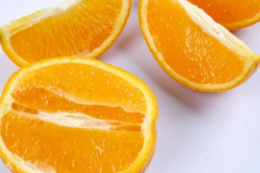 taze turuncu beyaz arkaplanda izole