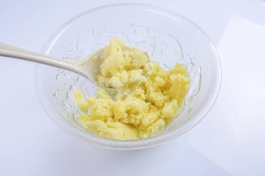 Püre patates yapımında.