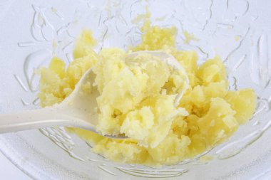 Püre patates yapımında.