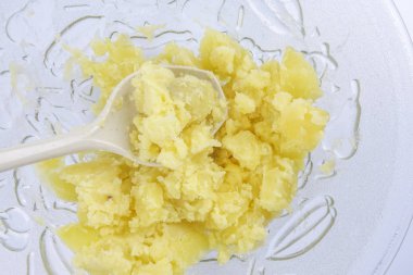 Püre patates yapımında.