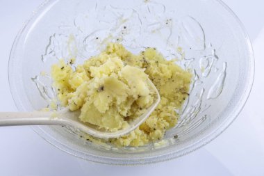 Püre patates yapımında.