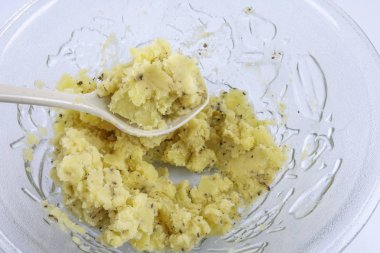 Püre patates yapımında.