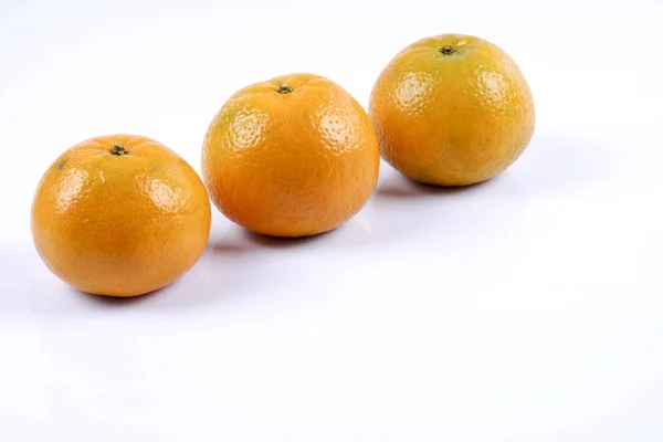 Mandarin Apelsin Citrusfrukt Isolerad Vit Bakgrund — Stockfoto