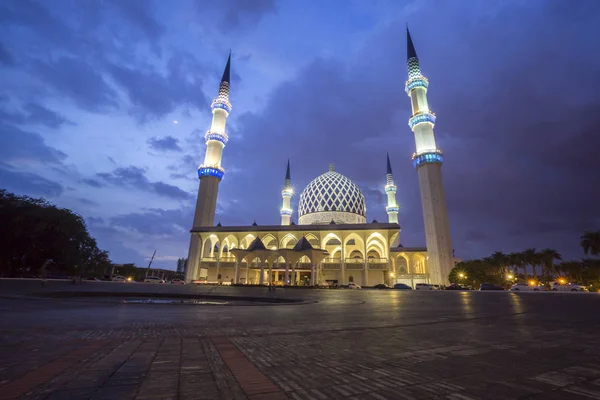 Mesquita Sultan Salahuddin Abdul Aziz Shah Durante Pôr Sol Malásia — Fotografia de Stock