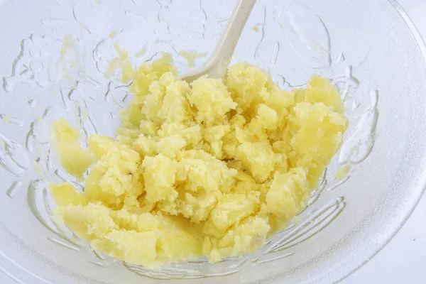 Püre patates yapımında.