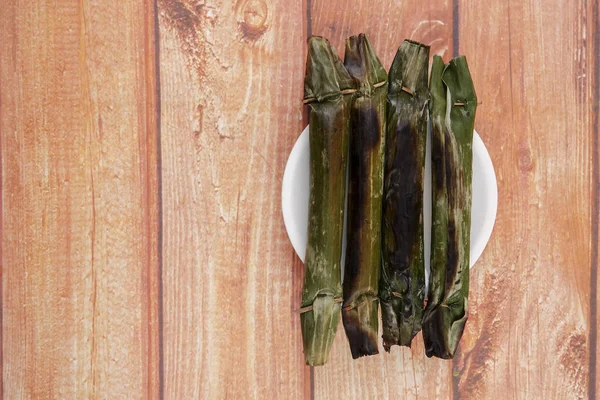 Pulut panggang veya ızgara yapışkan pirinç paket, Malay dili veya Nonya mutfağı Malezya en popüler