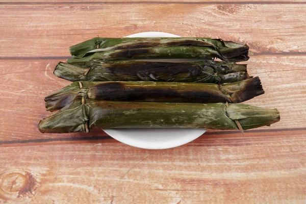 Pulut panggang veya ızgara yapışkan pirinç paket, Malay dili veya Nonya mutfağı Malezya en popüler