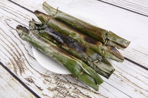 Pulut panggang veya ızgara yapışkan pirinç paket, Malay dili veya Nonya mutfağı Malezya en popüler