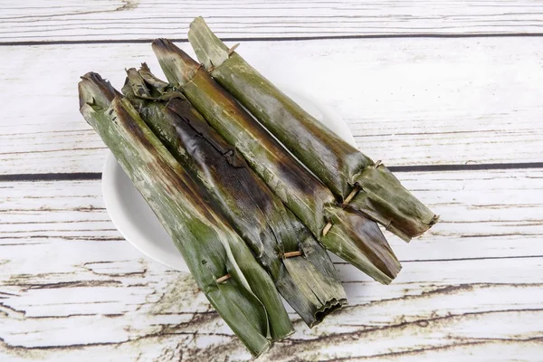 Pulut panggang veya ızgara yapışkan pirinç paket, Malay dili veya Nonya mutfağı Malezya en popüler