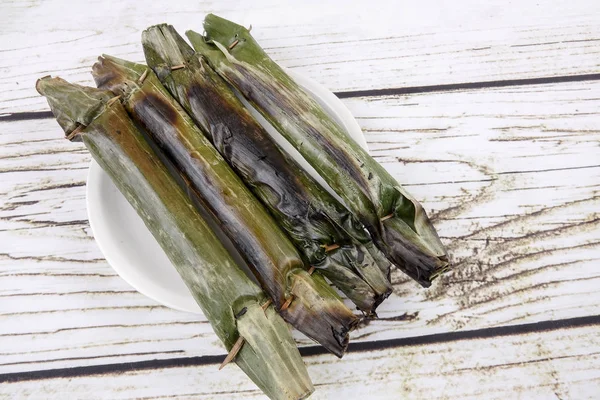 Pulut panggang veya ızgara yapışkan pirinç paket, Malay dili veya Nonya mutfağı Malezya en popüler