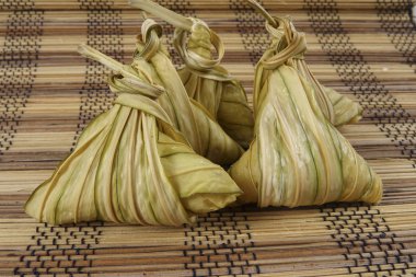 Eid Bayramı sırasında para paket.