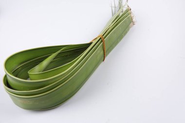 Ketupat yapma, küçük hindistan cevizi yapılan bir doğal pirinç kaplama pirinç pişirme için yaprakları