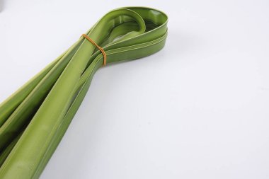 Ketupat yapma, küçük hindistan cevizi yapılan bir doğal pirinç kaplama pirinç pişirme için yaprakları