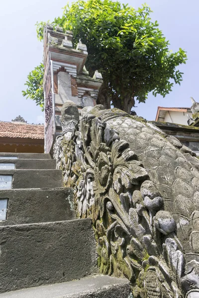 Bali, Indonezja, około kwietnia 2016. tradycyjne Lempuyang świątyni na Agung zamontować tło - symbol wyspy Bali. Kultura i architektura azjatycki ludzi, indonezyjskiej i balijskiej krajobrazy — Zdjęcie stockowe