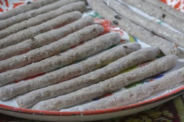 Geleneksel gelir, East Coast Malezya popüler geleneksel bir yemek yapma. Bulanık resim