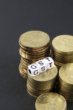 Sikke ve Gst kelime yığını. İş ve vergi kavramı.