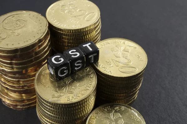 Sikke ve Gst kelime yığını. İş ve vergi kavramı.