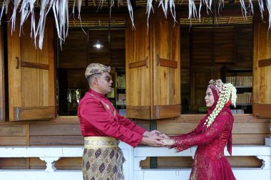 Geleneksel Cava düğün çift gelin ve damat Garden