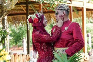 Geleneksel Cava düğün çift gelin ve damat Garden