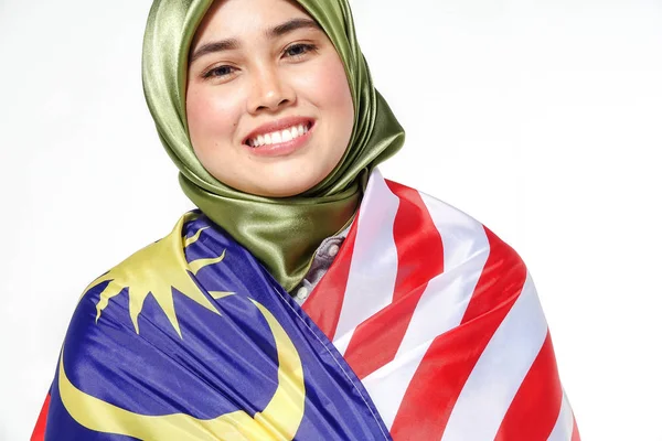 Młoda Piękna Dziewczyna Posiada Potwór Flaga Malezji Whitebackground — Zdjęcie stockowe