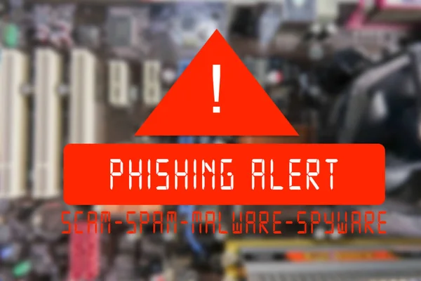 Розмита друкована плата Закриття електронної плати процесором з словами PHISHING ALERT . — стокове фото