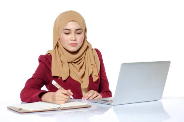 Portrait Pretty Asian Hijap Woman Front Laptop Blurred Image — Stock Photo, Image