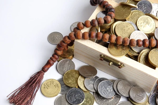 Coins Wooden Box Rosary Islamic Finance Banking Concept — Stock Photo, Image