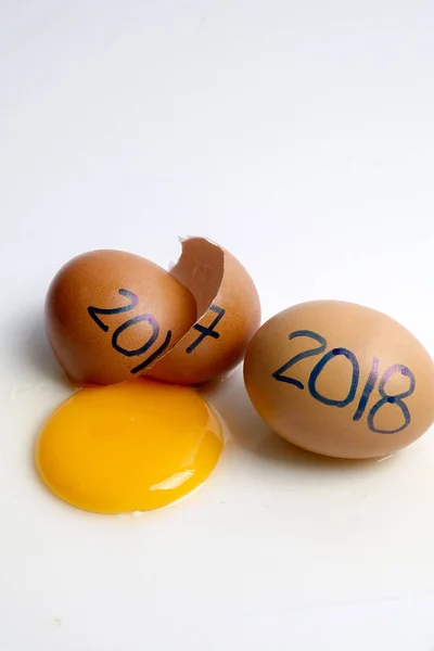 Zerbrochenes Mit 2017 Geschrieben Und 2018 Begrüßende Jahre Frohes Neues — Stockfoto