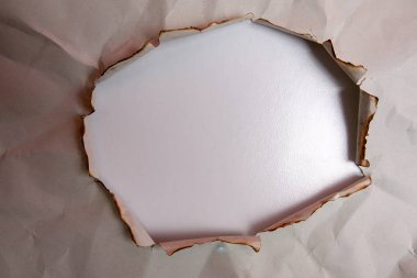 Düz yırtık kağıt. Uzay kopyalayın. İş kavramı