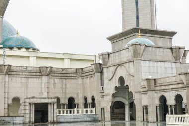 Kuala Lumpur, 12 Ocak 2018. Caminin tasarım ağır Sultanahmet Istanbul, Türkiye'de etkilediği Osmanlı ve Malay mimari stillerinin bir karışımı olduğu Federal Camii, Kuala Lumpur, Malaysia.The dış