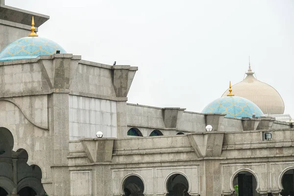 Kuala Lumpur, 12 Ocak 2018. Caminin tasarım ağır Sultanahmet Istanbul, Türkiye'de etkilediği Osmanlı ve Malay mimari stillerinin bir karışımı olduğu Federal Camii, Kuala Lumpur, Malaysia.The dış