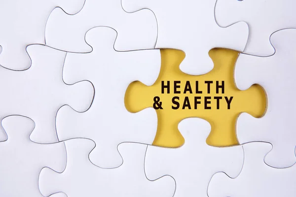 Gesundheits Und Sicherheitskonzept Fehlendes Puzzleteil Auf Weißem Hintergrund — Stockfoto