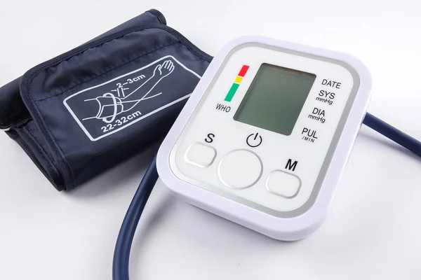Ein Digitales Blutdruckgerät Isoliert Auf Weiß — Stockfoto