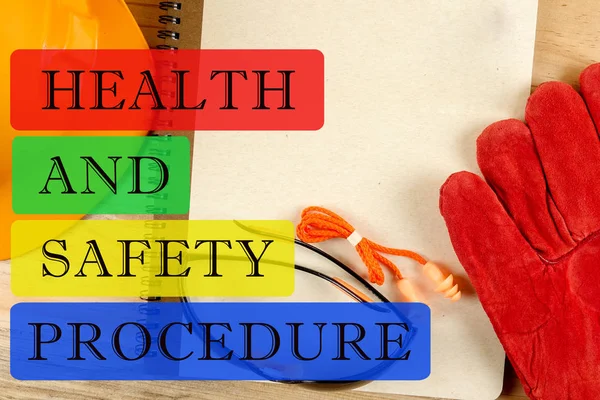 Zdravotní a bezpečnostní procedura koncepce: Ochrannou přilbu, rukavice, brýle, ea — Stock fotografie