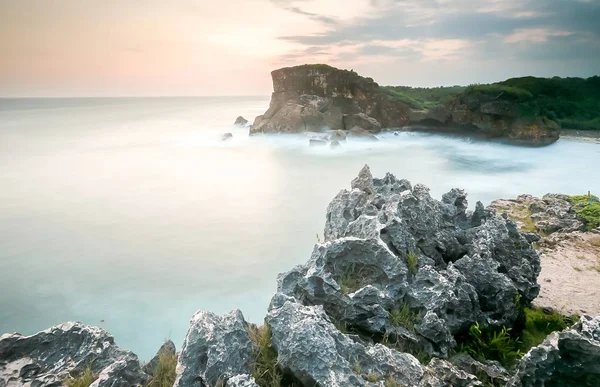 Increíble Vista Del Paisaje Marino Yogyakarta Con Roca Costera Natural — Foto de Stock