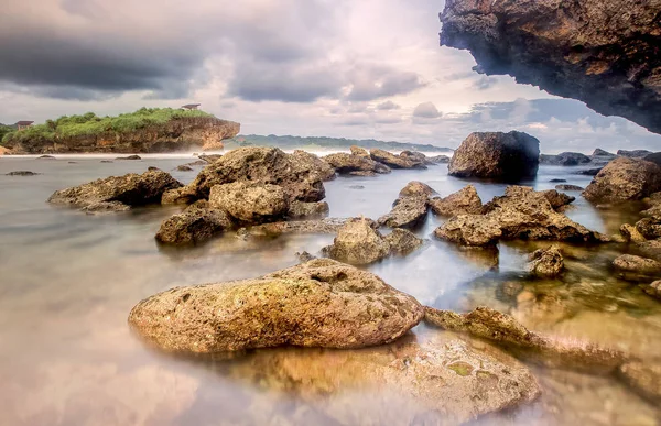 Increíble Vista Del Paisaje Marino Yogyakarta Con Roca Costera Natural — Foto de Stock