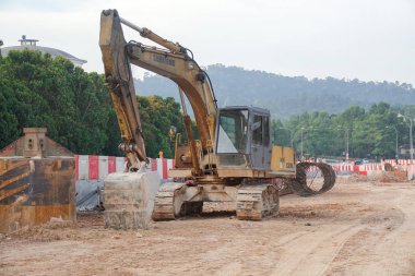 Kuala Lumpur, 20 Nisan 2018. Shah Alam yakınındaki Dash otoyol inşaatı. Çizgi olduğunu 20.1 km, Puncak Perdana U10 Shah Alam değişim Penchala değişim için çalışan üç şeritli yükseltilmiş çift-taşıma Ekspres.