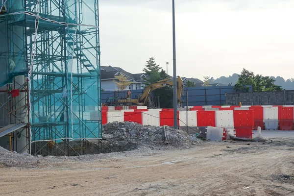 Kuala Lumpur, 20 Nisan 2018. Shah Alam yakınındaki Dash otoyol inşaatı. Çizgi olduğunu 20.1 km, Puncak Perdana U10 Shah Alam değişim Penchala değişim için çalışan üç şeritli yükseltilmiş çift-taşıma Ekspres.