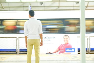 Kuala Lumpur, 20 Nisan 2018. İnsanlar Kl Sentral tren istasyonunda bulanıklık.