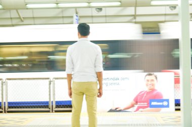 Kuala Lumpur, 20 Nisan 2018. İnsanlar Kl Sentral tren istasyonunda bulanıklık.