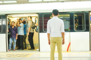 Kuala Lumpur, 20 Nisan 2018. İnsanlar Kl Sentral tren istasyonunda bulanıklık.