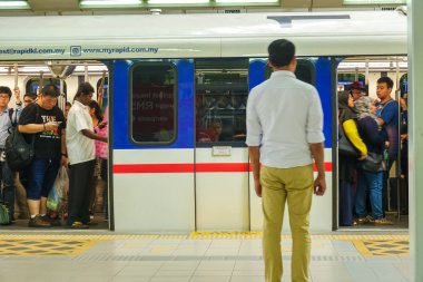 Kuala Lumpur, 20 Nisan 2018. İnsanlar Kl Sentral tren istasyonunda bulanıklık.