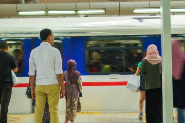 Kuala Lumpur, 20 Nisan 2018. İnsanlar Kl Sentral tren istasyonunda bulanıklık.