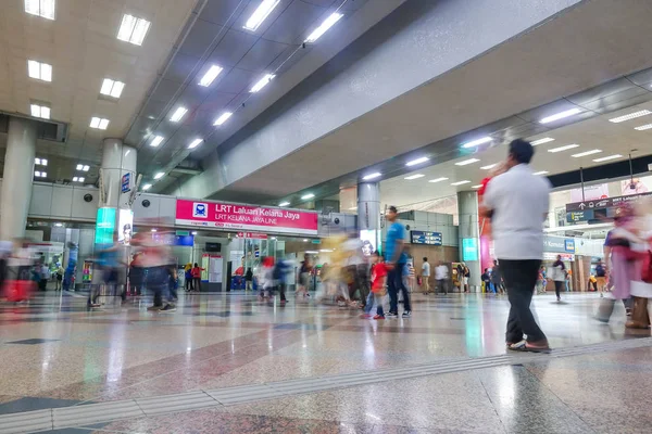 Kuala Lumpur Április 2018 Blur Emberek Vasútállomáson Sentral — Stock Fotó