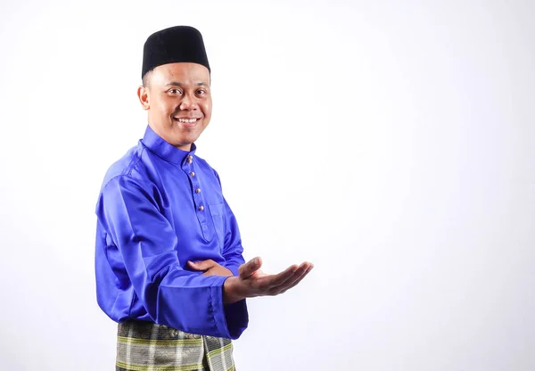 Joven Asiático Con Atuendo Completo Baju Melayu Custome Nacional Para — Foto de Stock