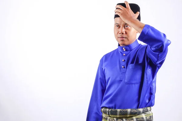 Genç Asyalı Erkek Tam Kıyafetleri Ile Baju Melayu Ulusal Custome — Stok fotoğraf