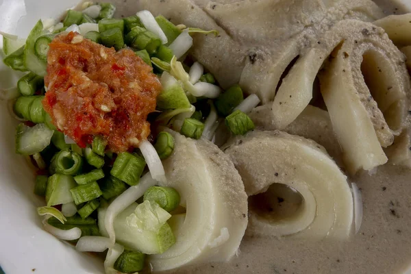 Laksam ココナッツ肉汁と魚の特別な麺 アジアの伝統的な料理 — ストック写真
