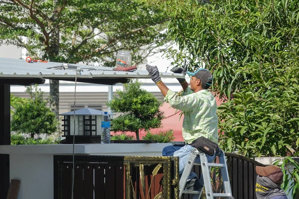 Kuala Lumpur Května 2018 Unidentify Pracovních Obecné Opravy Střecha Úniku — Stock fotografie