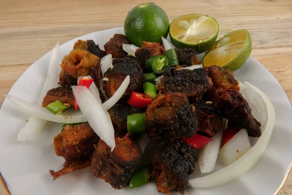 Belut Goreng Dengan Cabai Bawang Merah Dan Kapur — Stok Foto